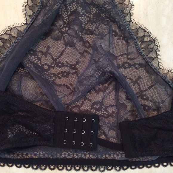 Victoria’s Secret VS VERY SEXY High Neck Bra 34D - Picture 5 of 7